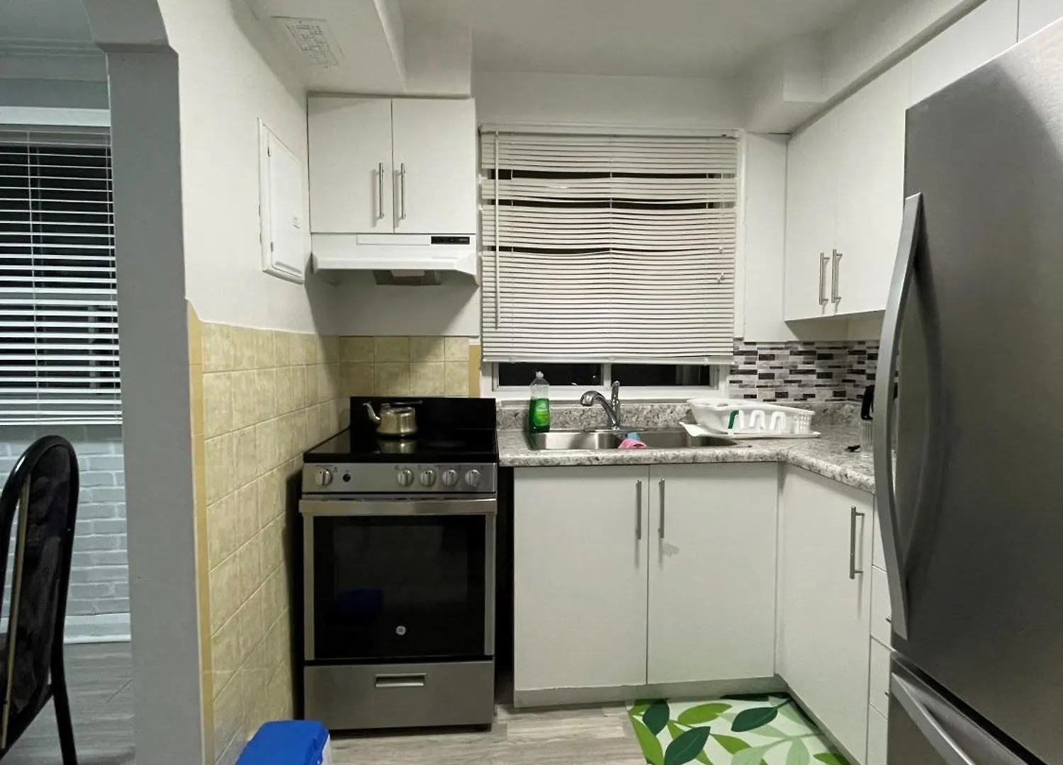 Guest house Toronto Full Bed In A Room - Midtown